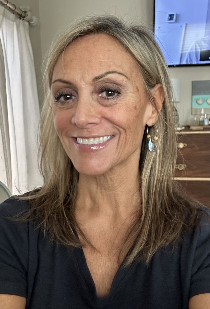 Amanda R, 58